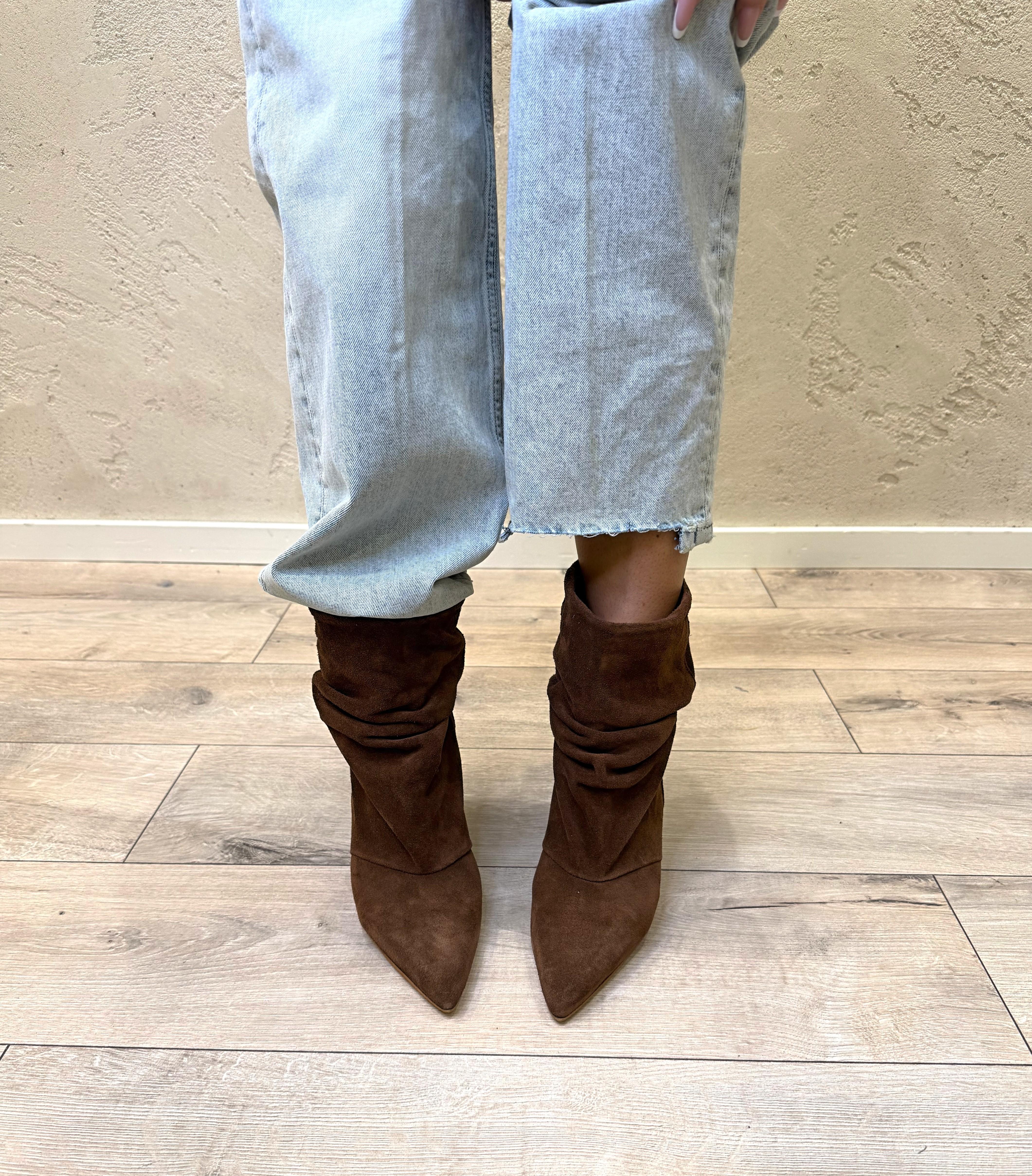 stivaletto basso in vera pelle scamosciata 26TR BRUCIATO DIVINE FOLLIE 