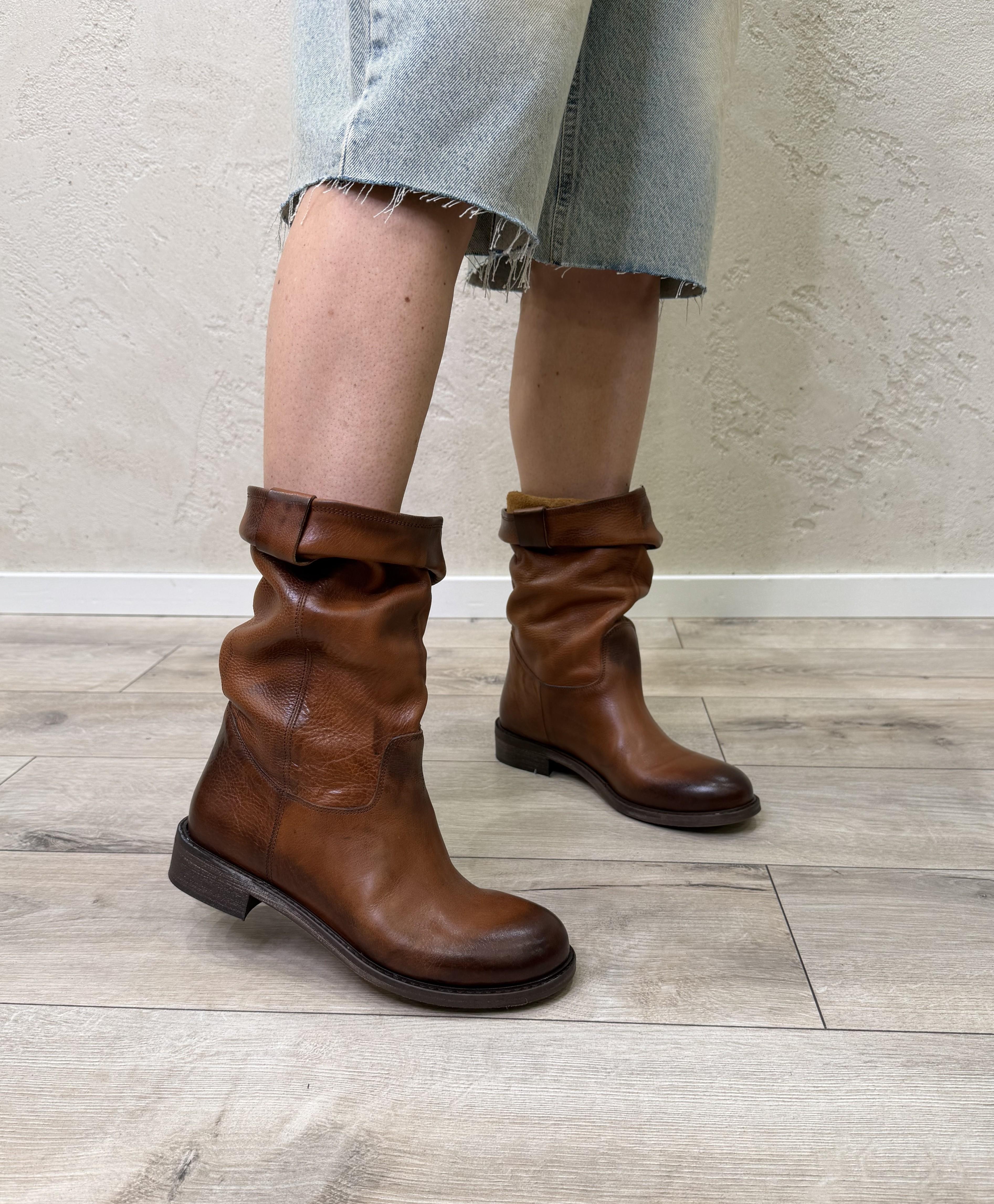 stivaletto regolabile in vera pelle MT01 CUOIO DIVINE FOLLIE 