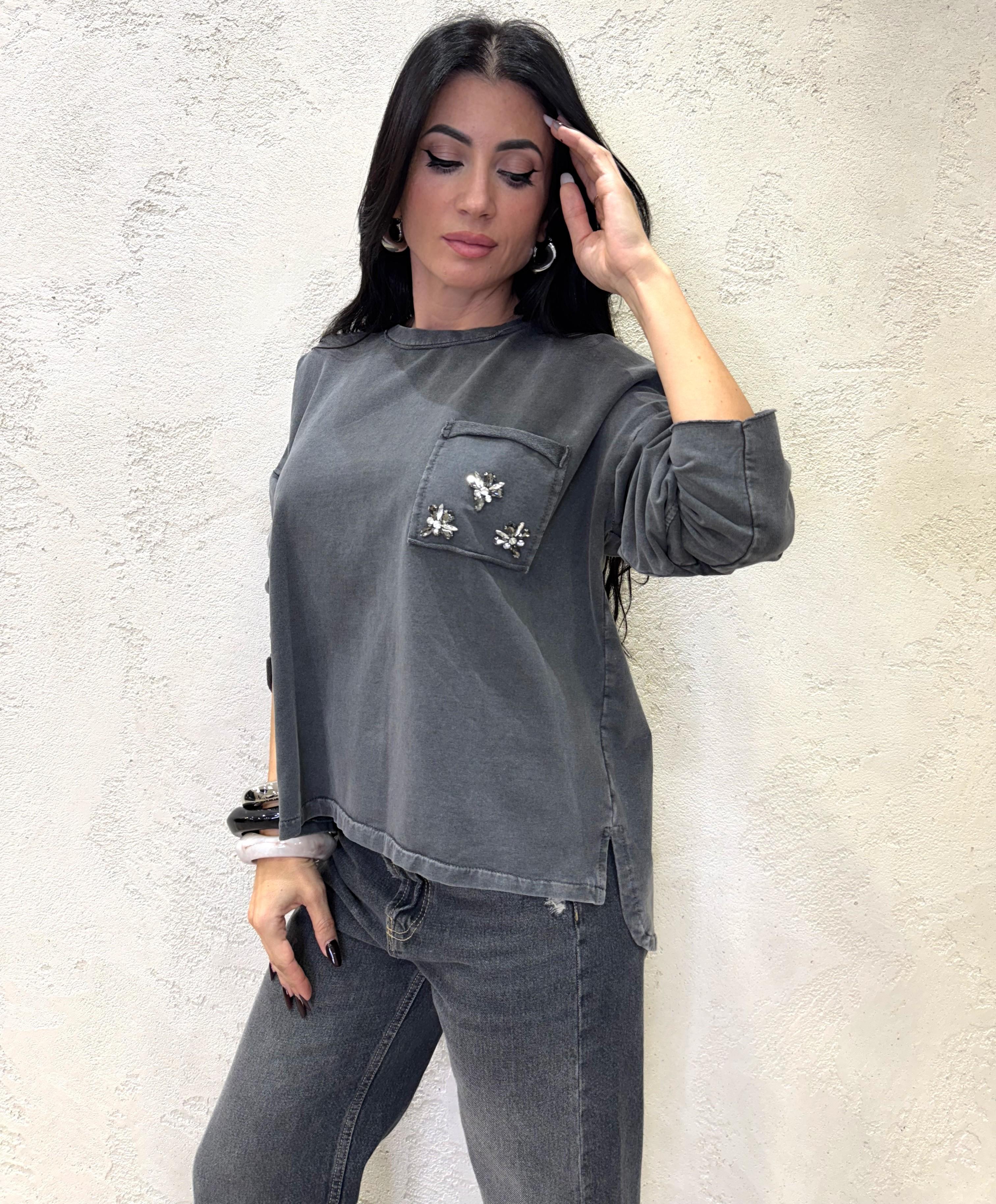 felpa over stone washed con dettaglio gioiello 59241M ANTRACITE SUSY MIX 