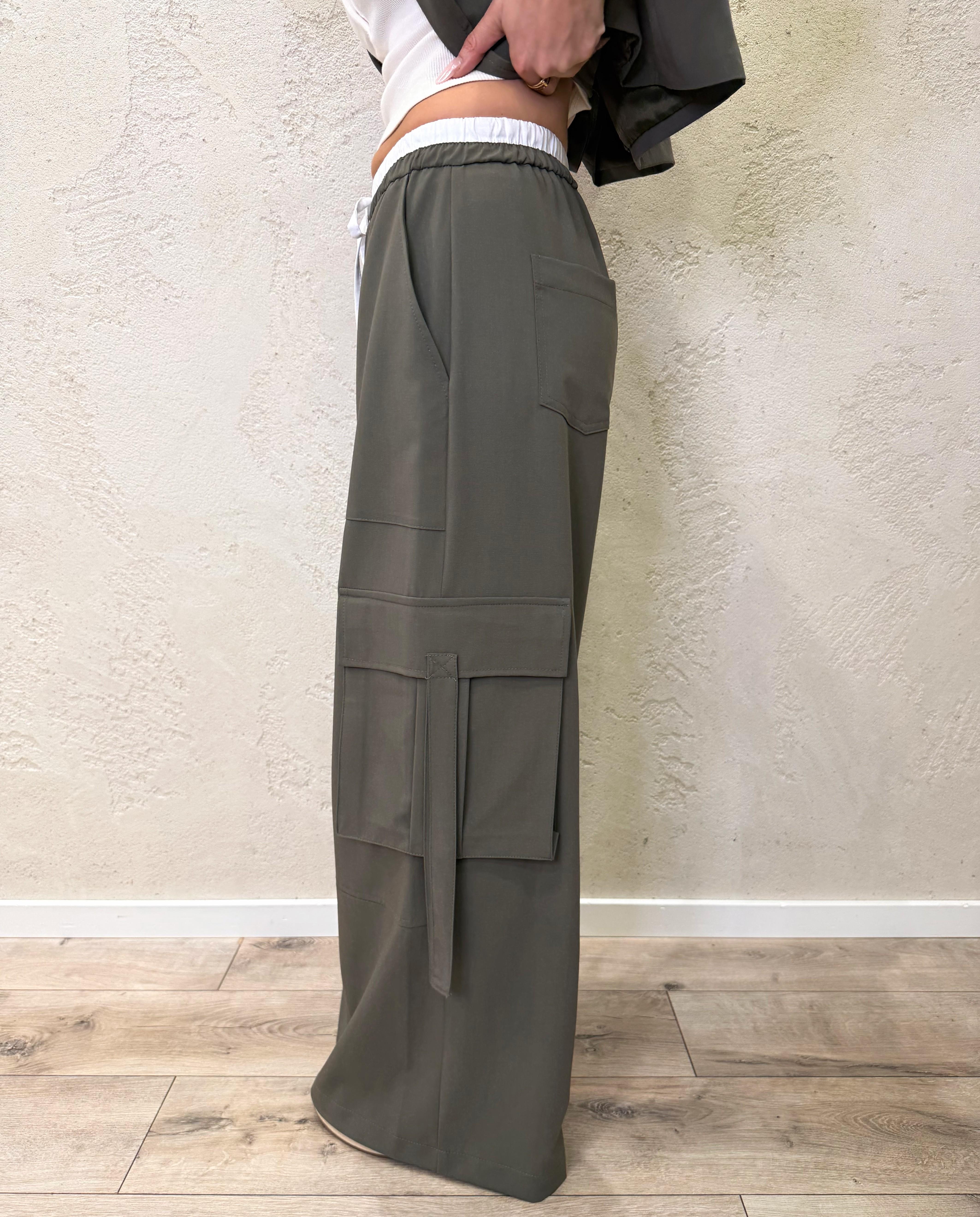 pantaloni cargo a palazzo con vita elasticizzata finto boxer 26P3727 SALVIA TENSIONE IN 