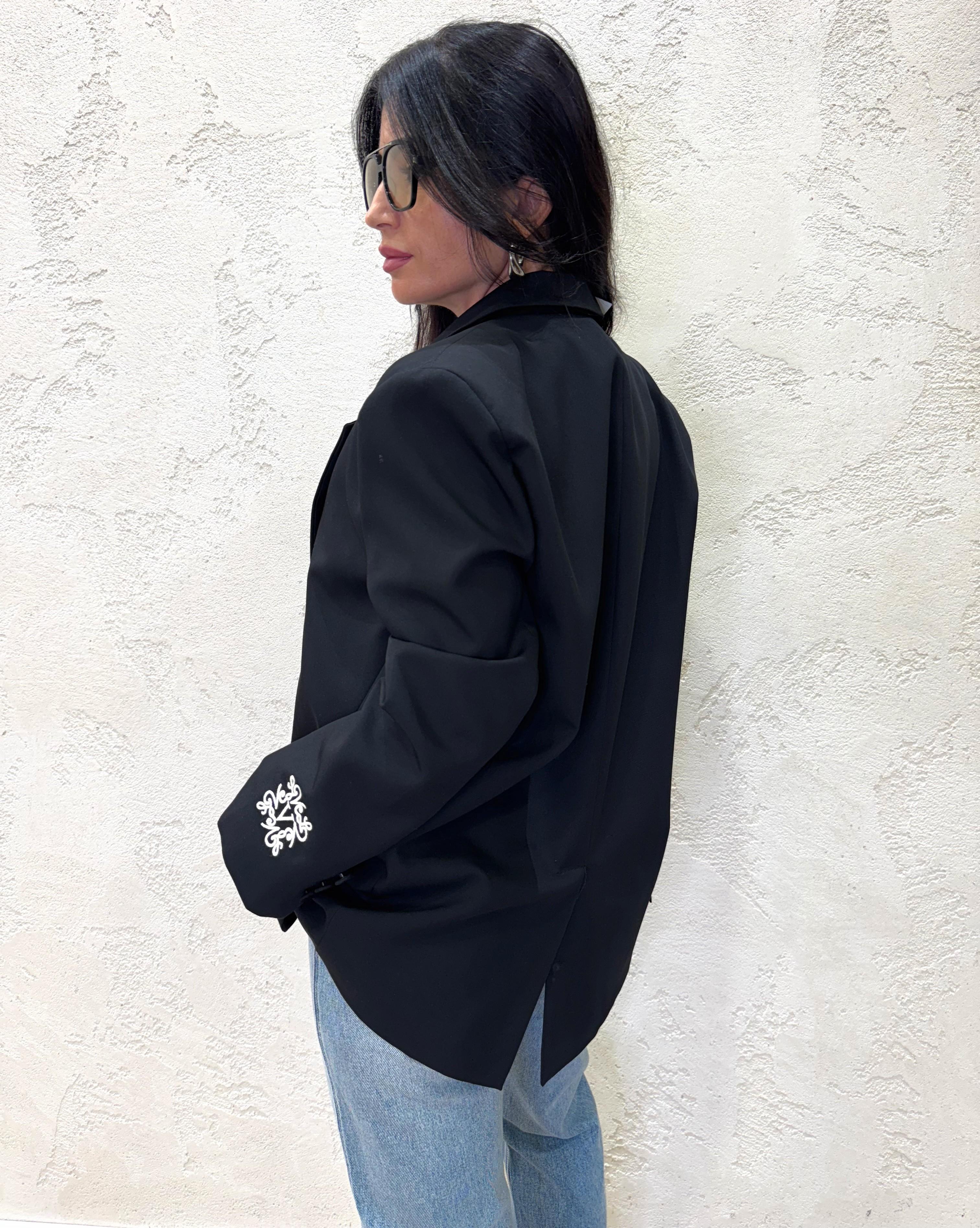 blazer over con ricamo sulla manica RF0235 NERO VICOLO 