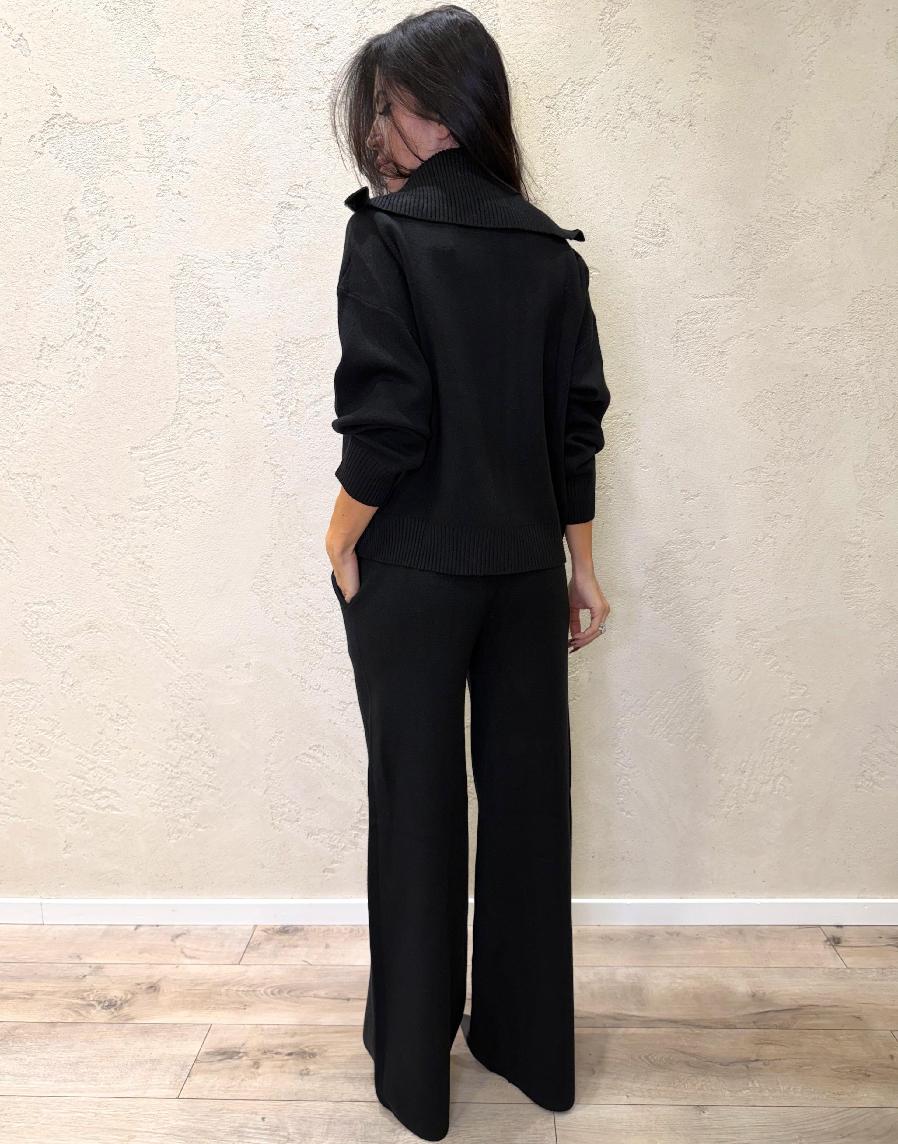 completo in maglia composto da pull con cerniera e collo alto e pantalone a gamba larga CMCAFZ NERO ELEVI 