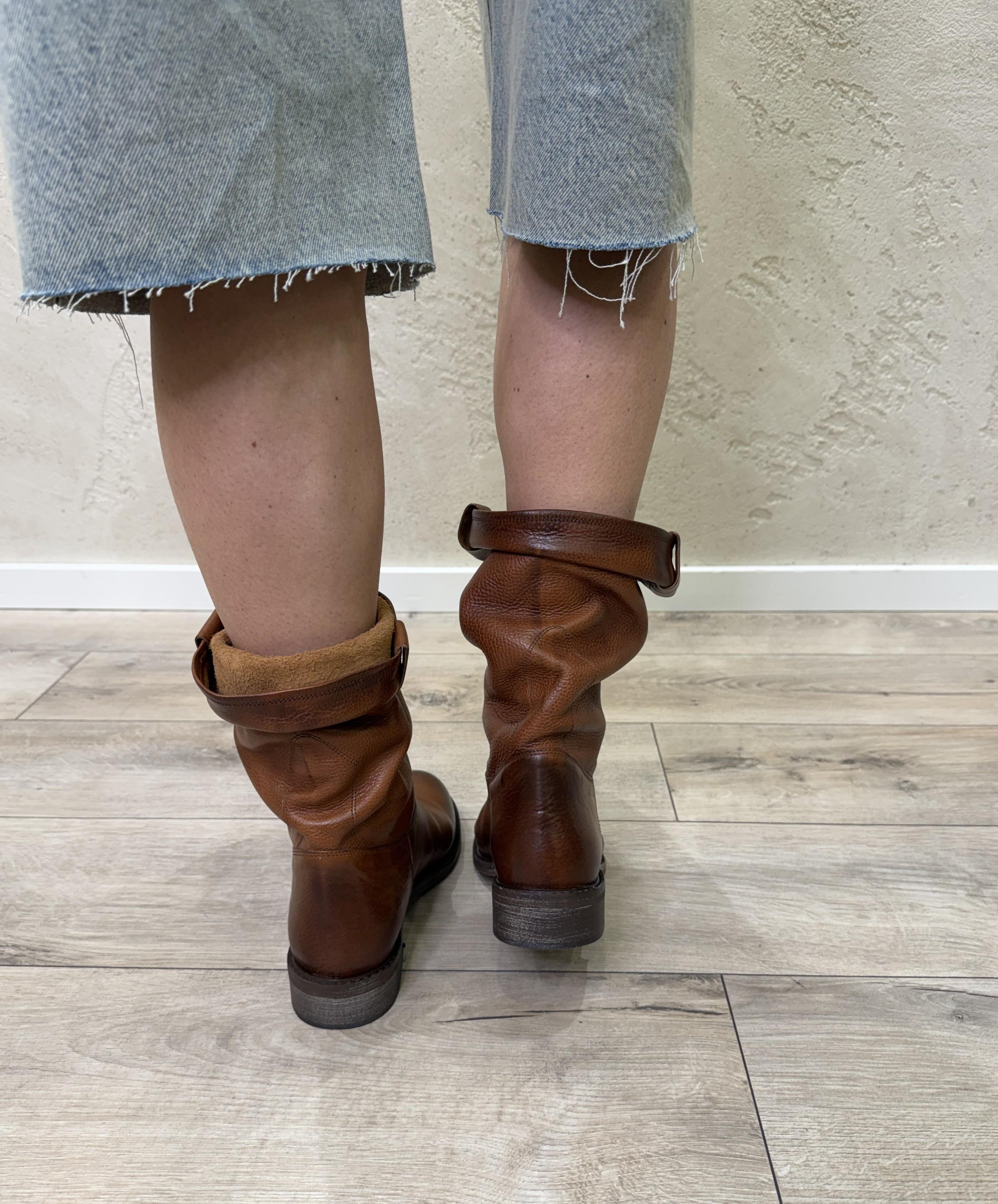 stivaletto regolabile in vera pelle MT01 CUOIO DIVINE FOLLIE 