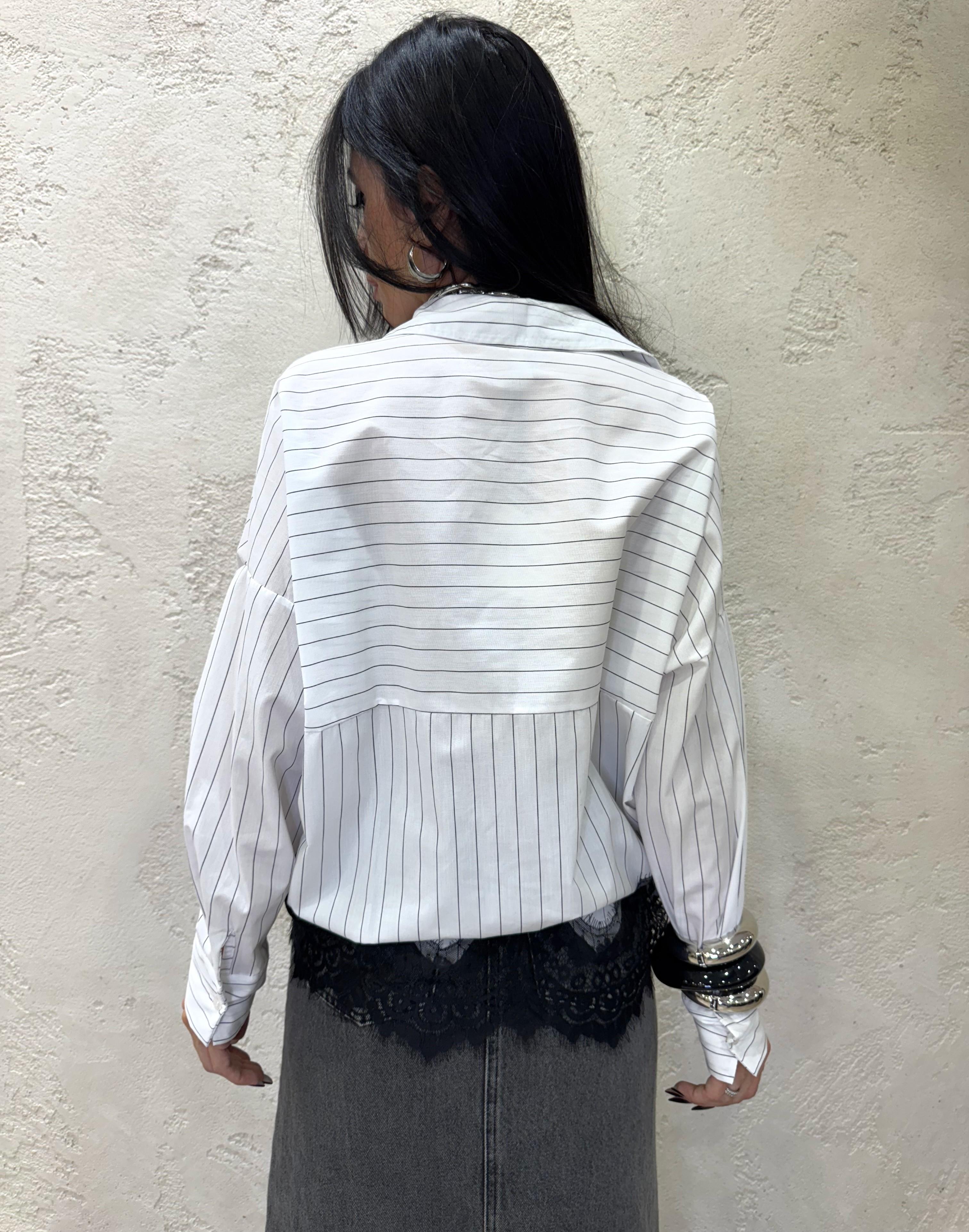 camicia over gessata con nodo ed inserto in pizzo W25C579 BIANCO/NERO TENSIONE IN 