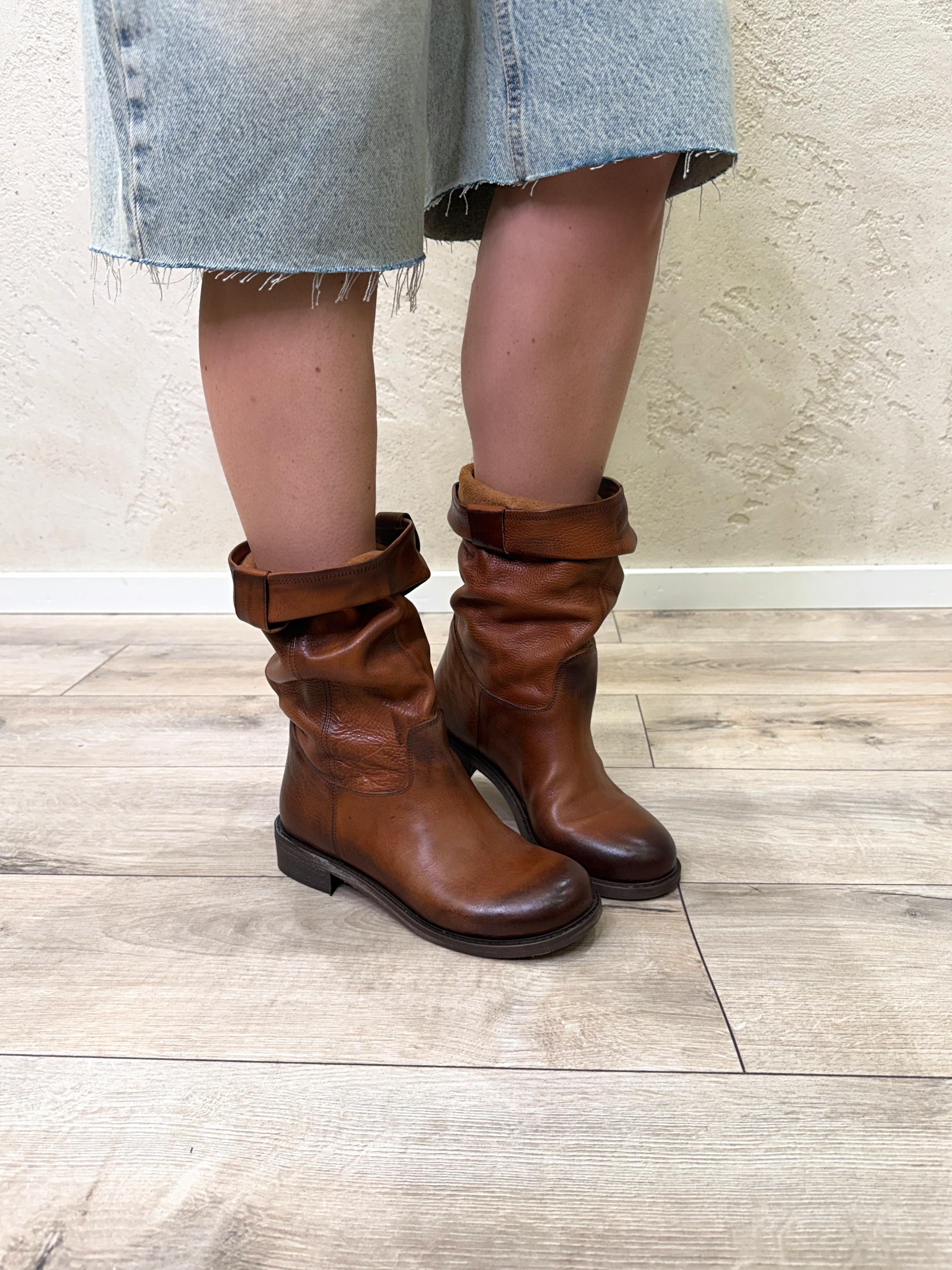stivaletto regolabile in vera pelle MT01 CUOIO DIVINE FOLLIE 