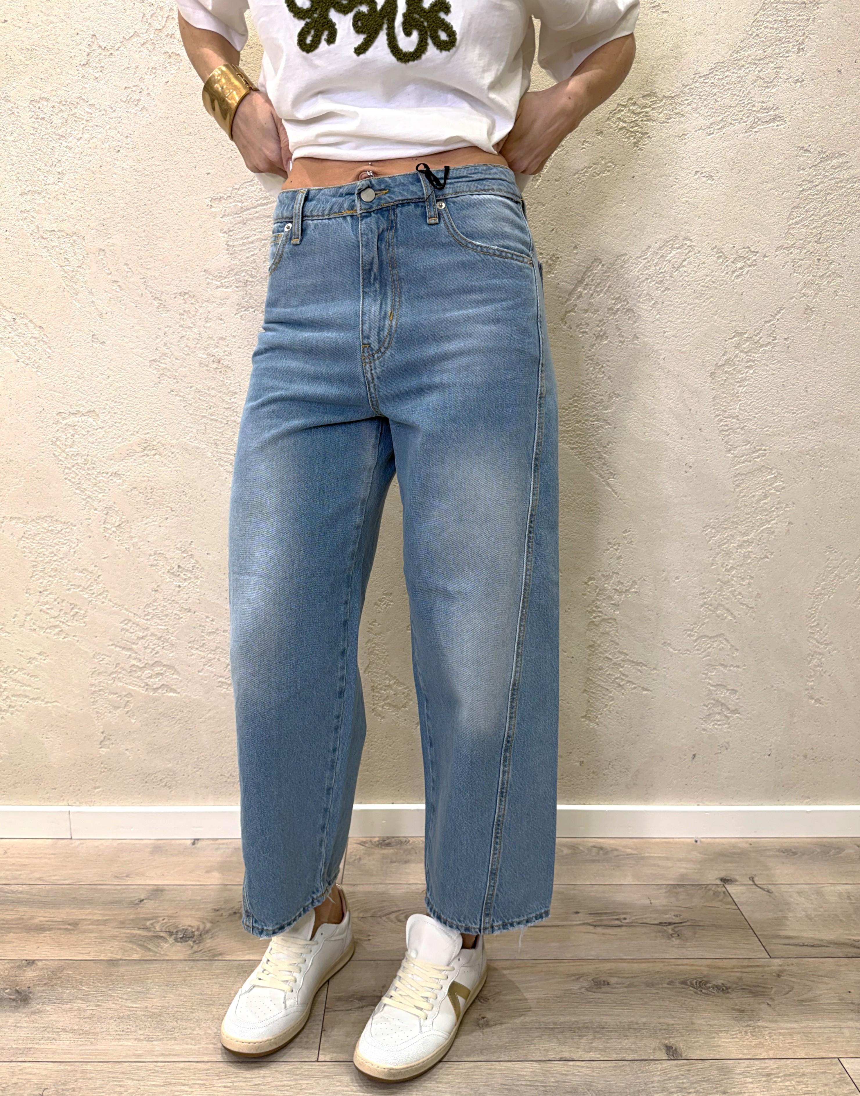 jeans in tela ferma modello sveva balloon DAB5244 DENIM VICOLO 