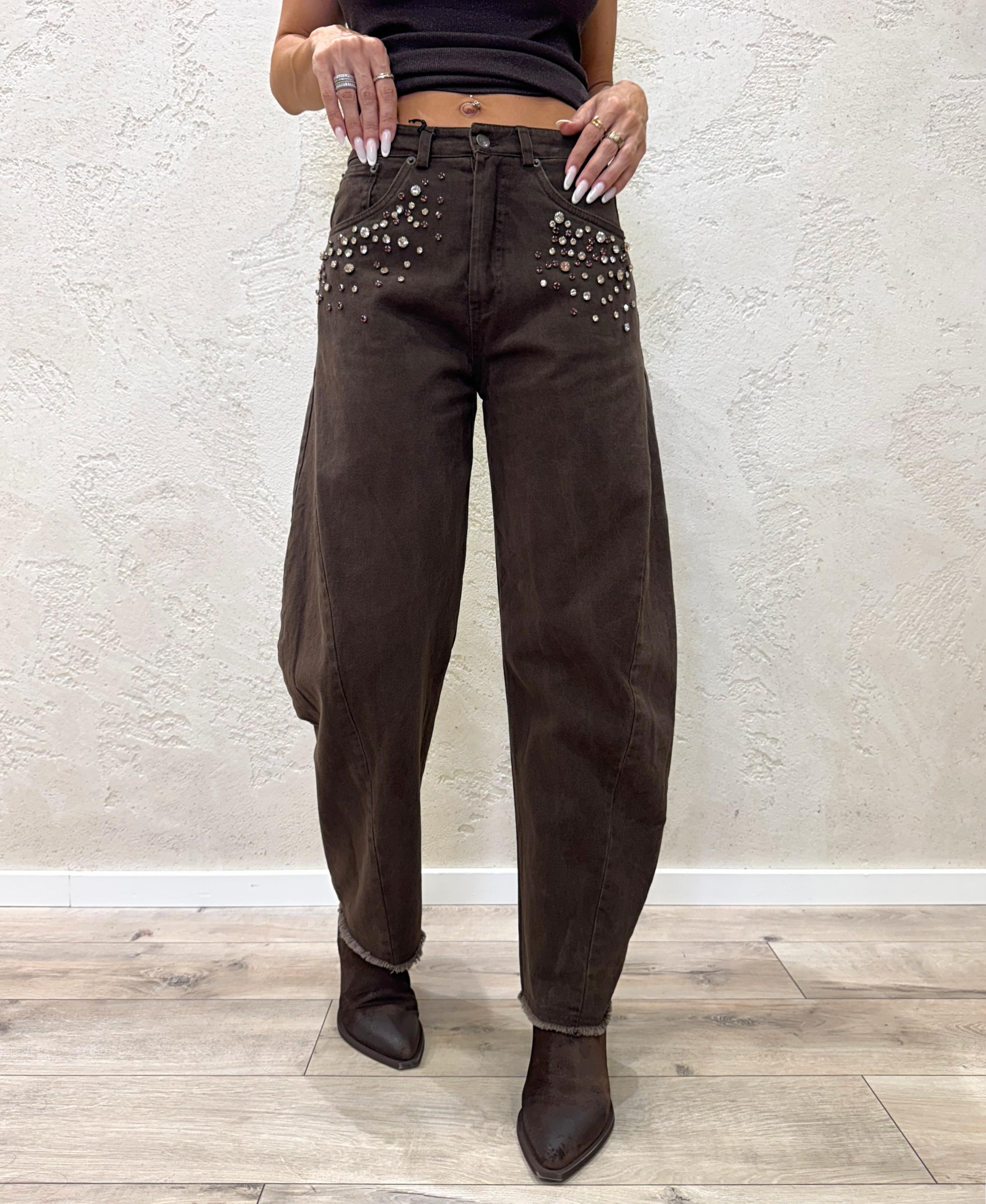 jeans a ferro di cavallo con applicaziioni gioiello W25P217 MORO TENSIONE IN 