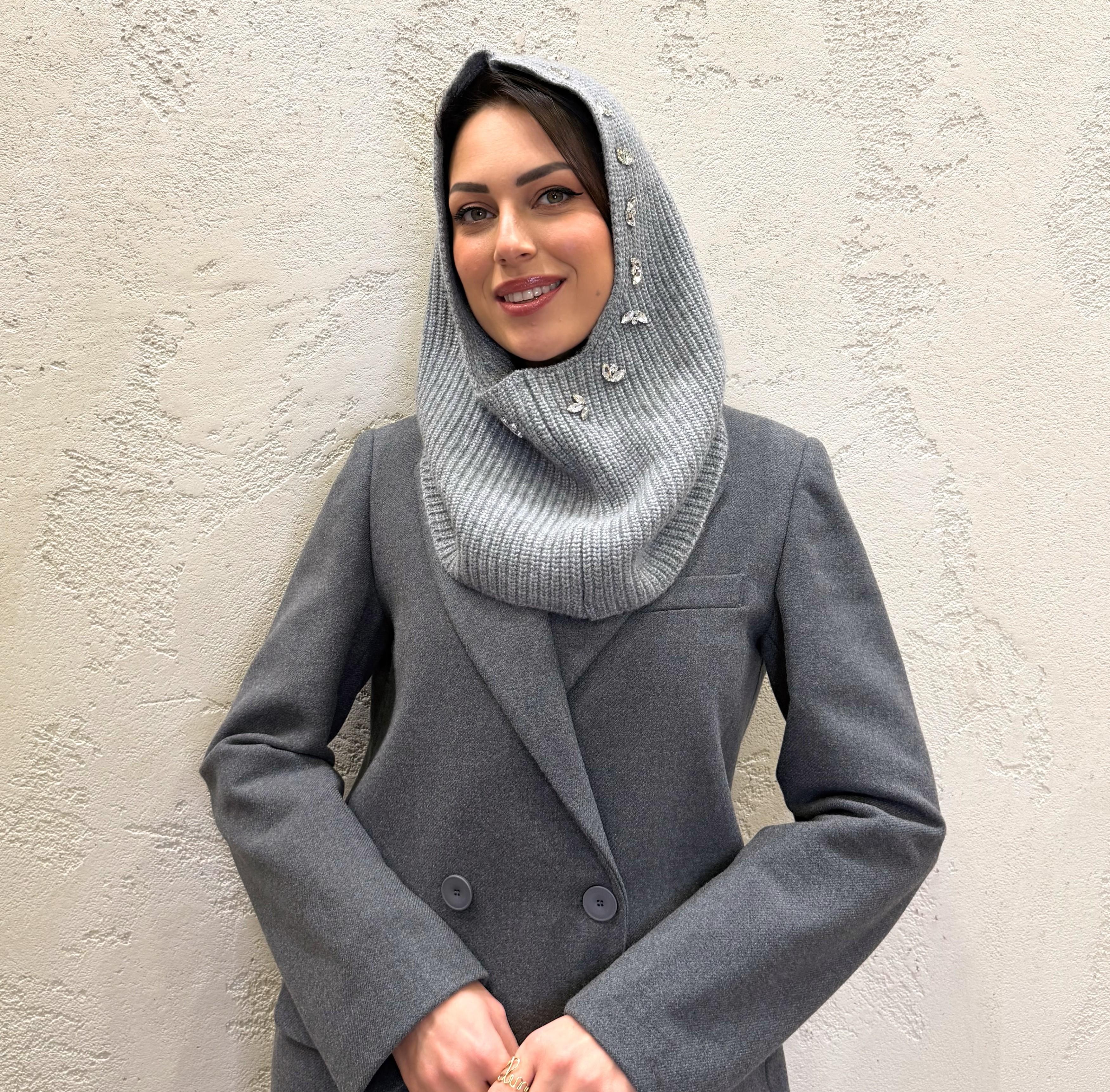 balaclava con dettaglio gioiello 55209F GRIGIO VICOLO 