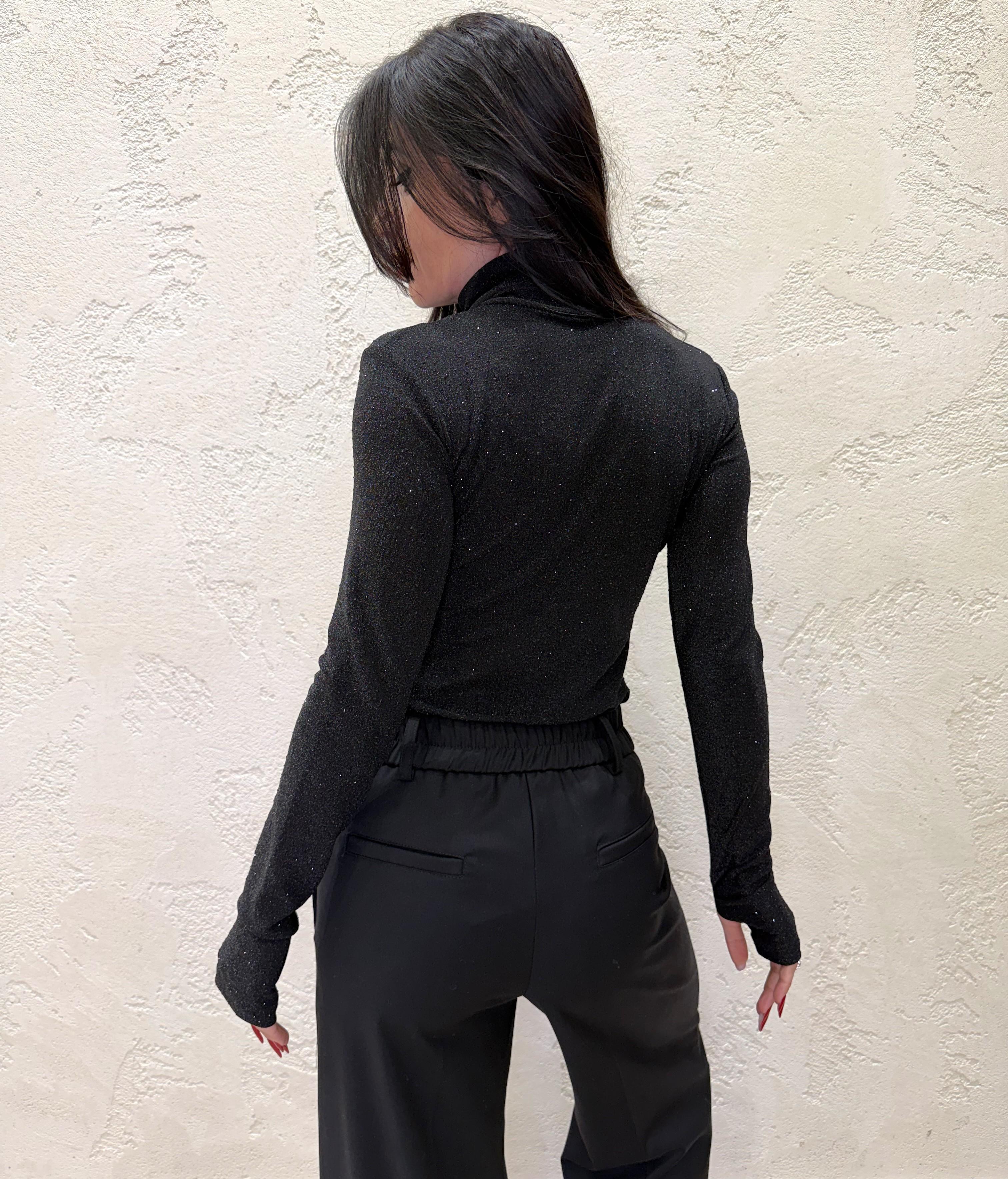 maglia collo alto in lurex con strass e manicotti UF0218 NERO VICOLO 