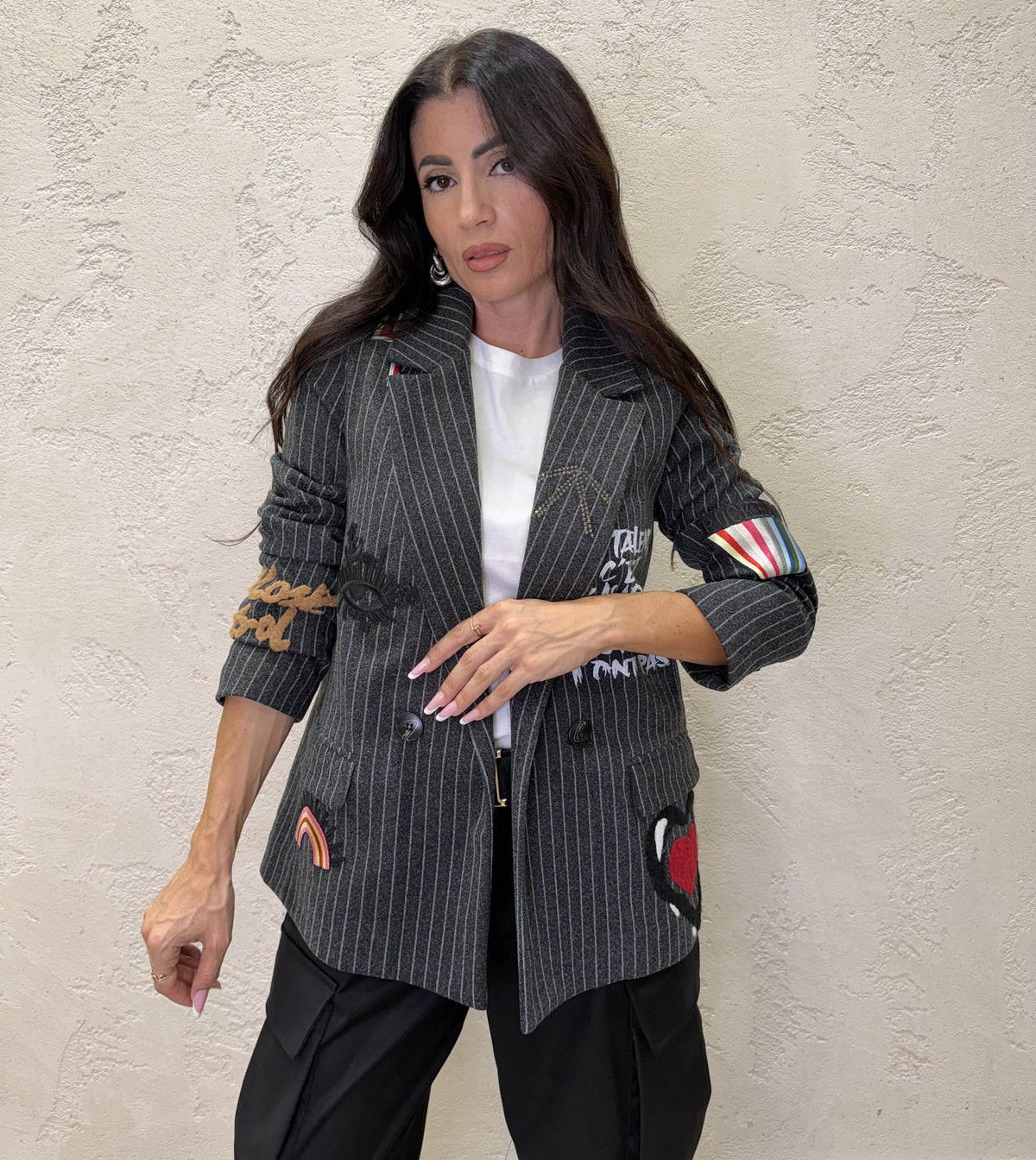 Blazer doppiopetto gessato con applicazioni