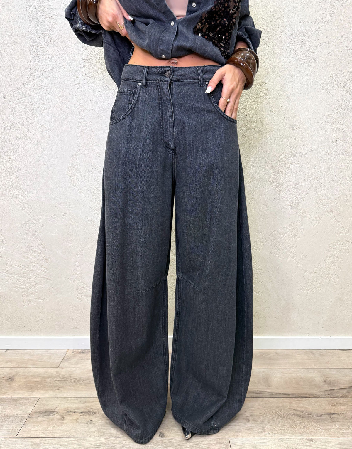 jeans modello louvre barrel fit