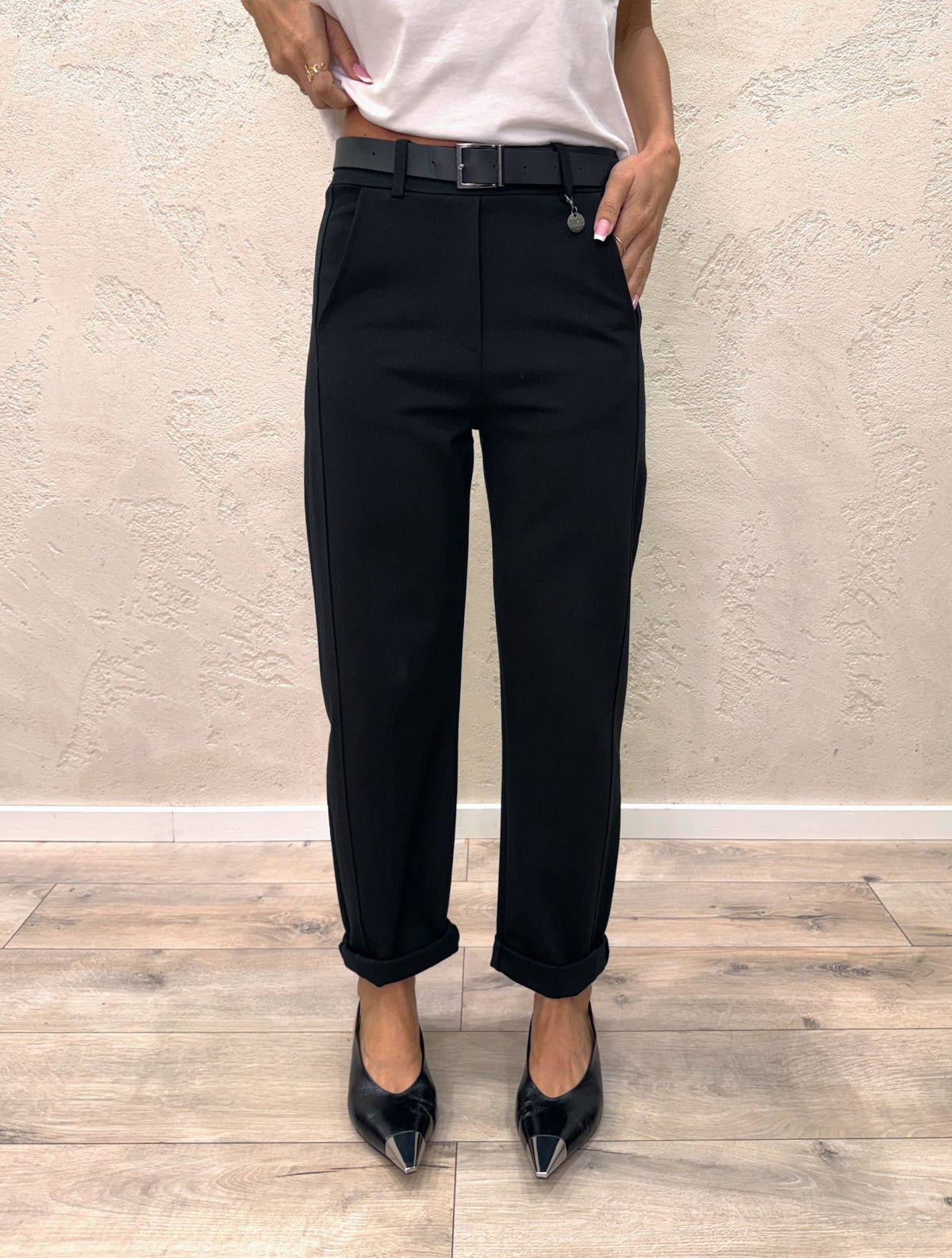 Pantalone elasticizzato in viscosa con cintura