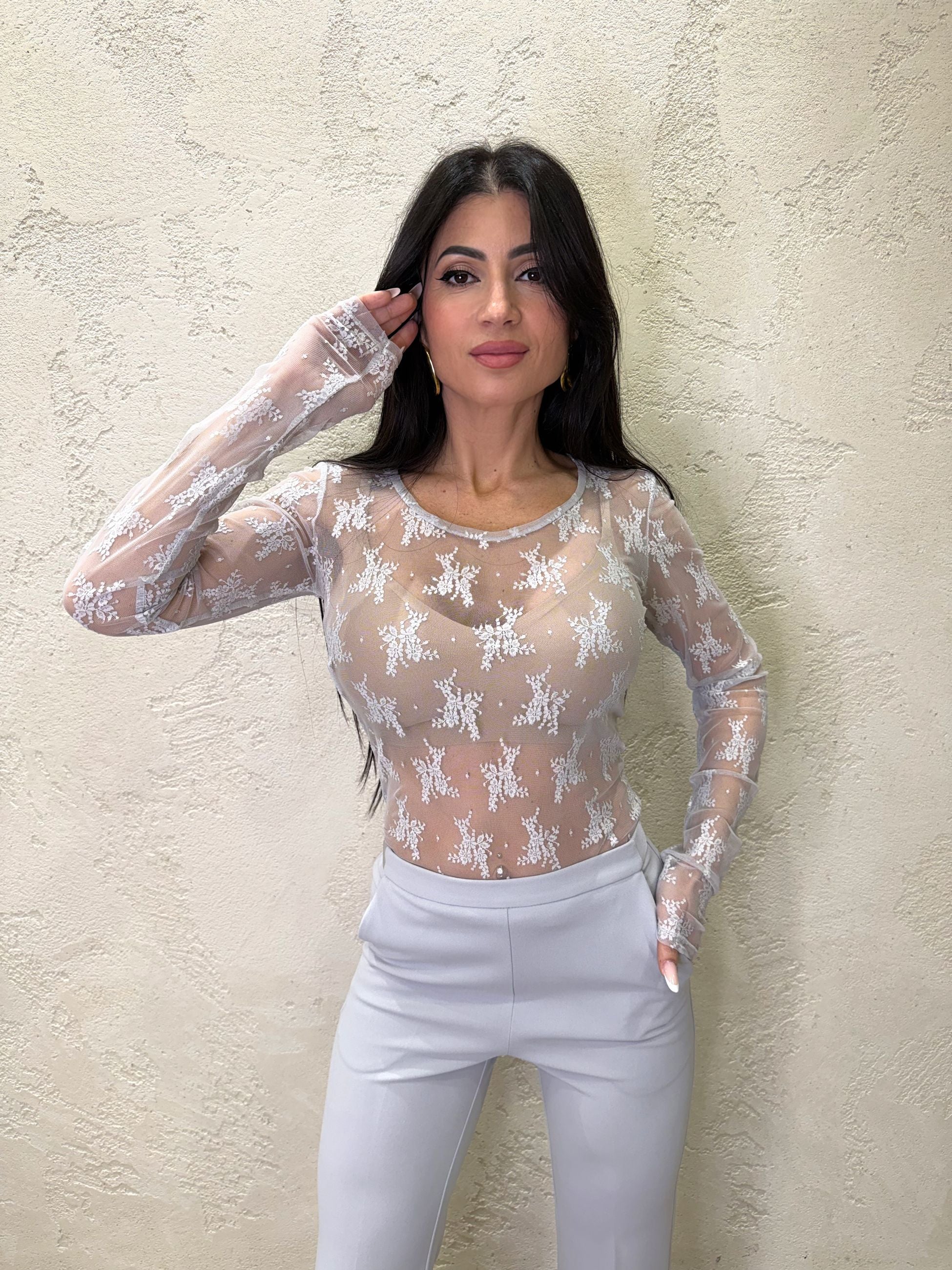 maglia in pizzo elasticizzata