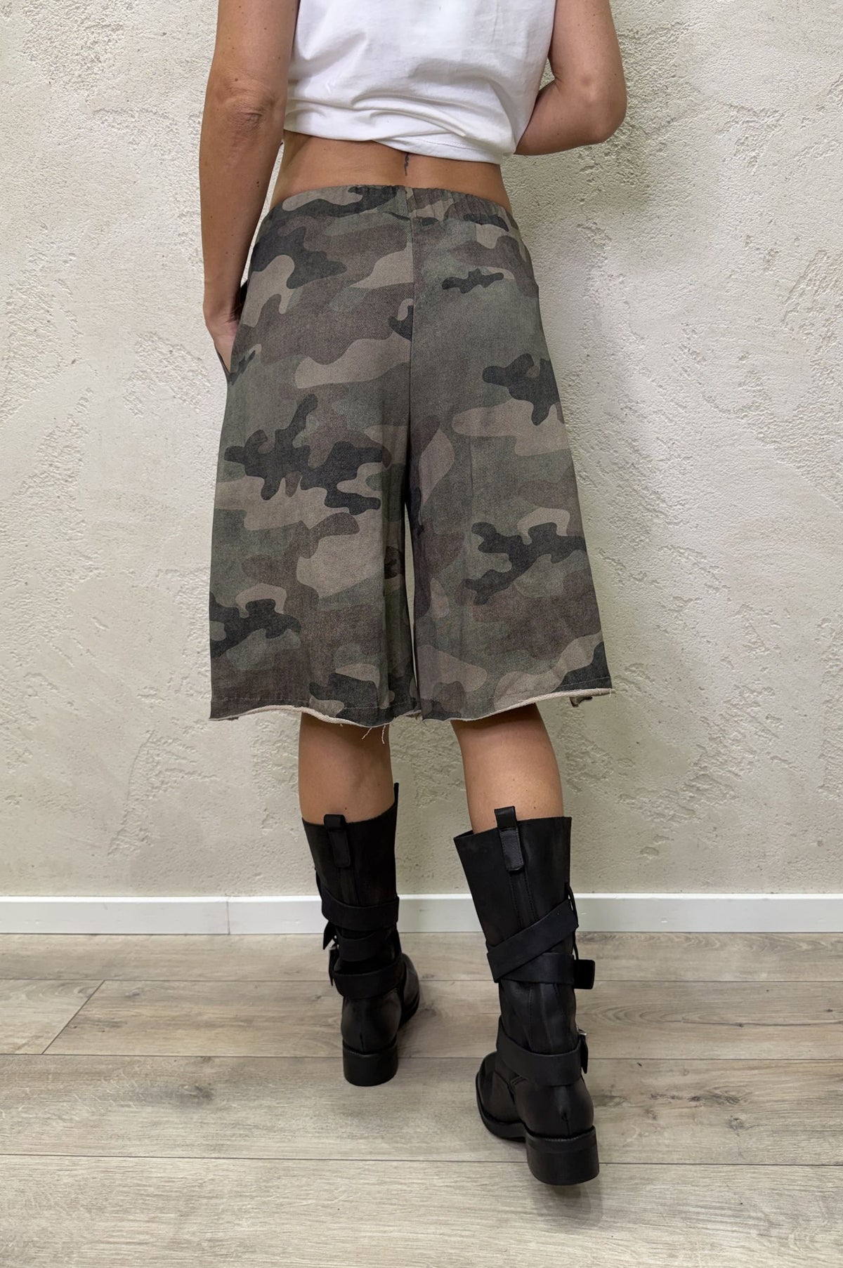 Bermuda cargo stonewash in tuta garzata