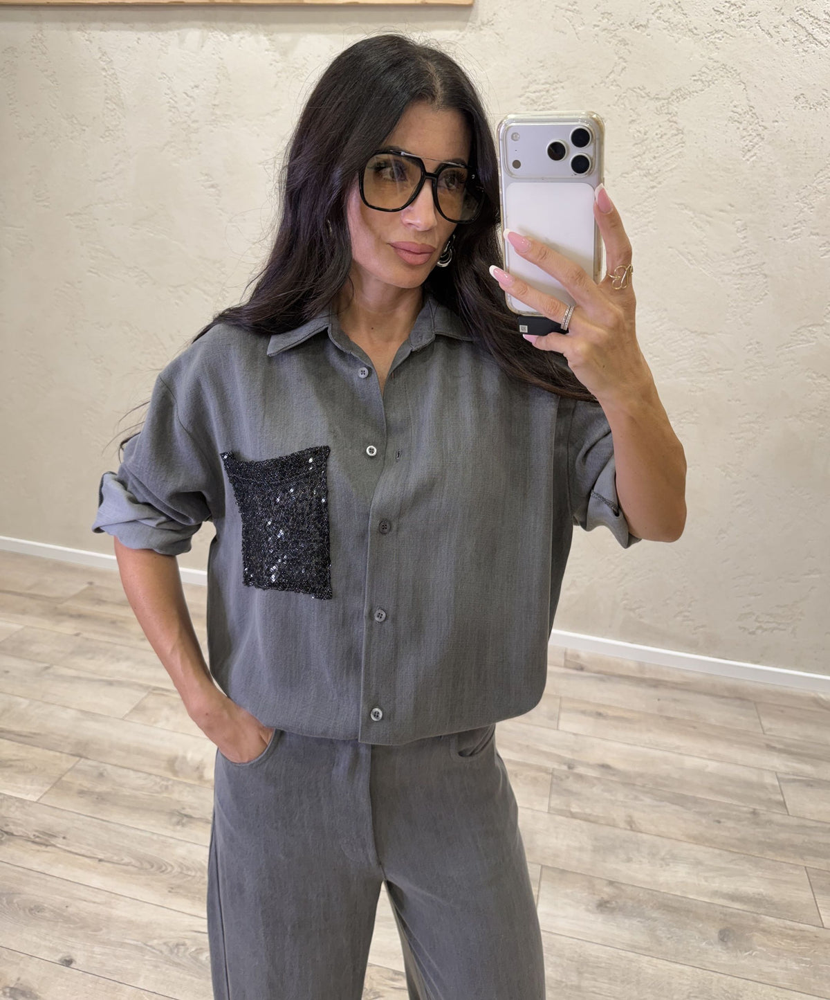 Camicia oversize in lyocell con taschino in paillettes