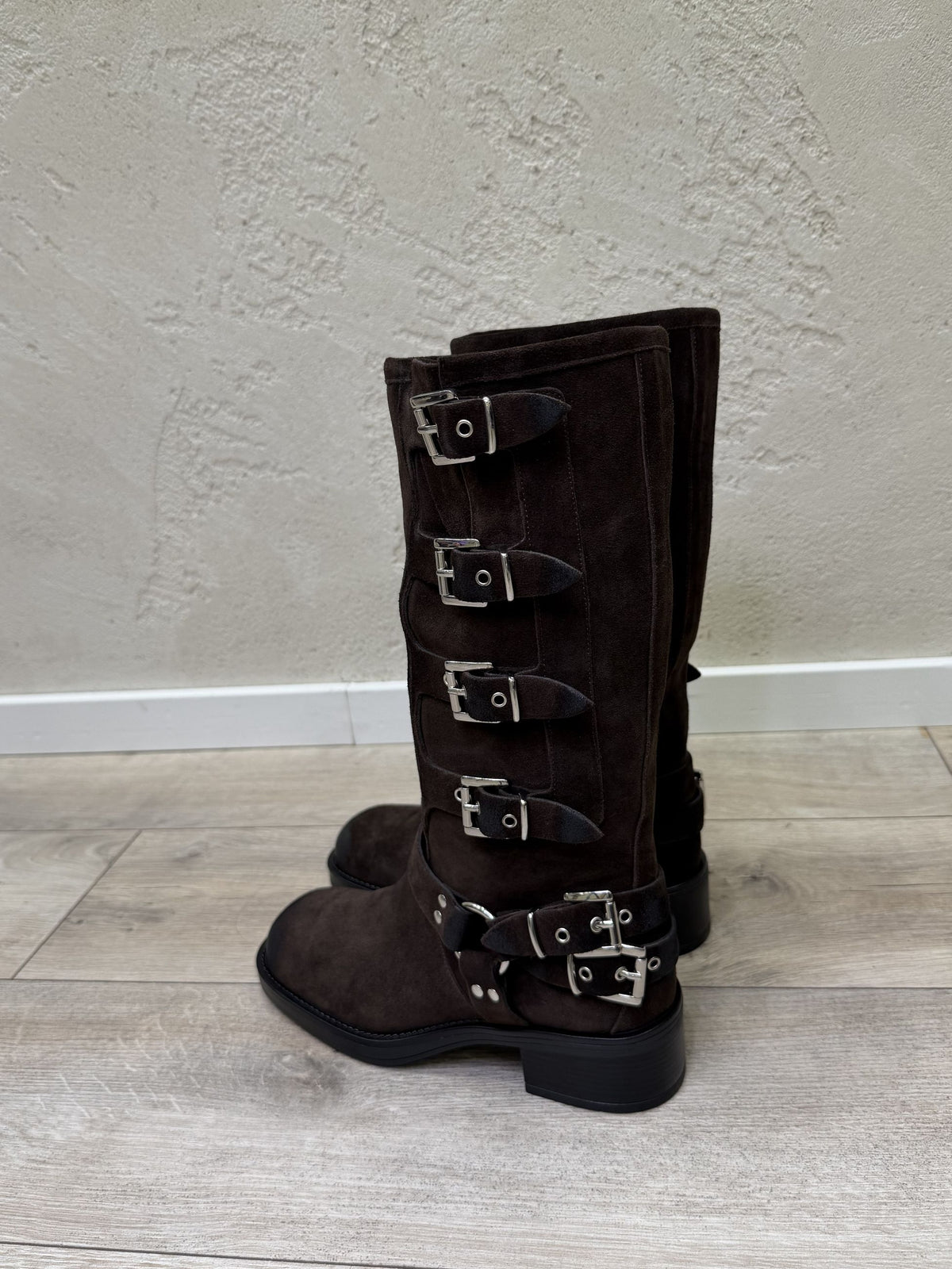 Stivale biker con cinghie regolabili